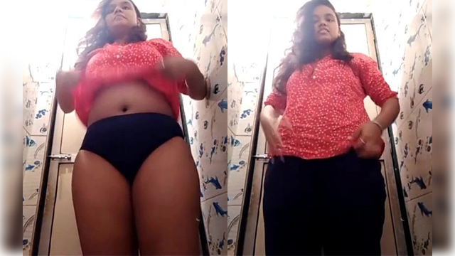 Chubby Desi Babe Nude in Bathroom