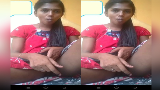 Cute Tamil Girl Showing Her Pussy