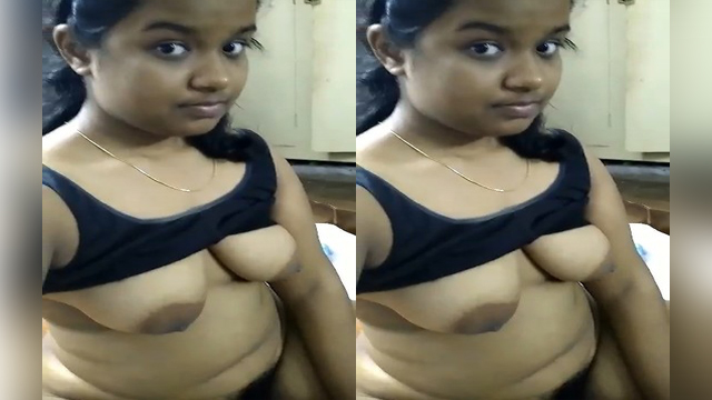 Sexy Desi Girl Showing Her Big Boobs and Pussy