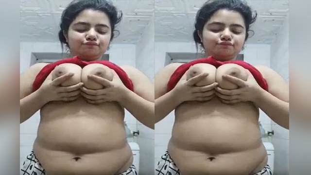 Good Morning Nude Show Of Sexy Maal In Bathroom