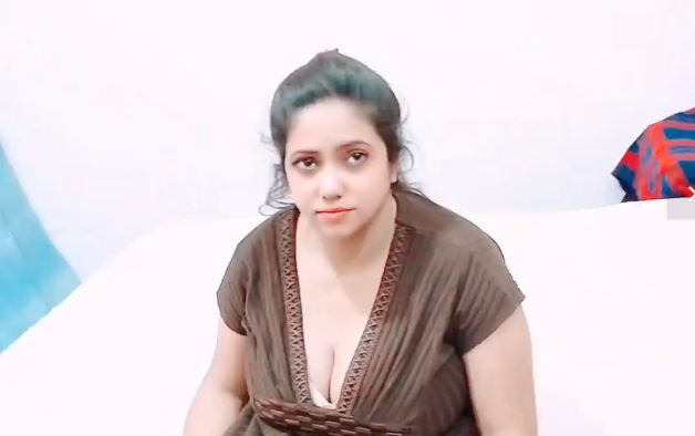 Paki Wife Shows Her Big Boobs and Masturbating Part4