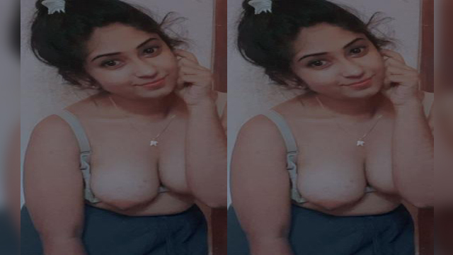 Sexy Bengali Girl Showing Her Sexy Ass