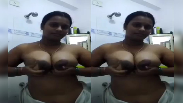 Married Bhabi Showing