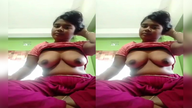 Bangladeshi Girl Showing And Rubbing Pussy