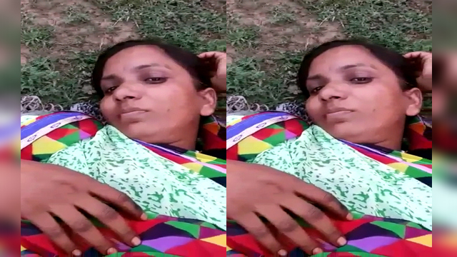 Mature bhabhi outdoor fucking