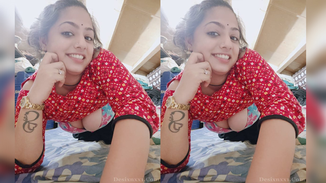 Hot Indian Girl Shows her Boobs and Pussy Part2