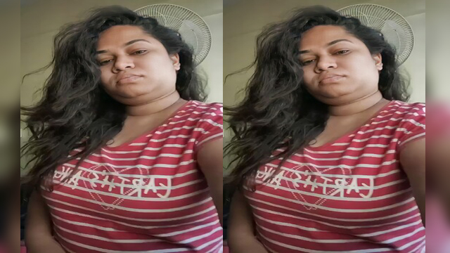 Delhi Girl filming herself for bf