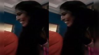 Bhabhi getting nude and giving blowjob