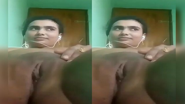 Bangladeshi Beautiful Unsatisfied Bhabi Masturbating