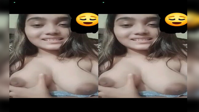 Bangladeshi Beautiful Cute Girl Showing boobs