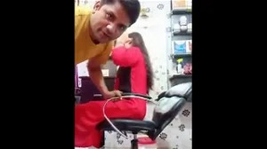 Viral video – Indian Cute Teen Girl Pussy Licked In Beauty Parlor MMS Leaked