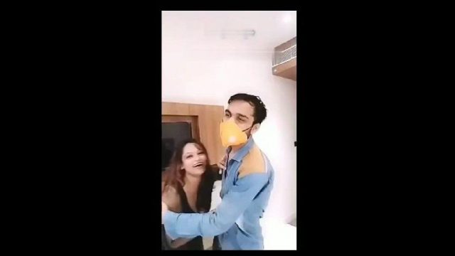 Famous Tango Punjabi Bhabi 3some Live