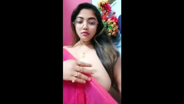 Cute Desi Teen in Hot Dress Showing Side Boobs on Tango Live