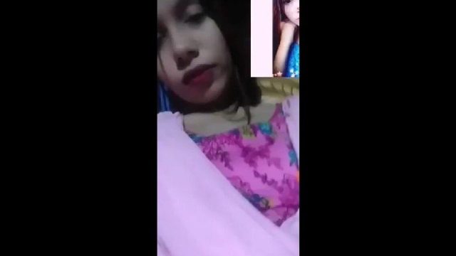 Desi Cute Girl Showing